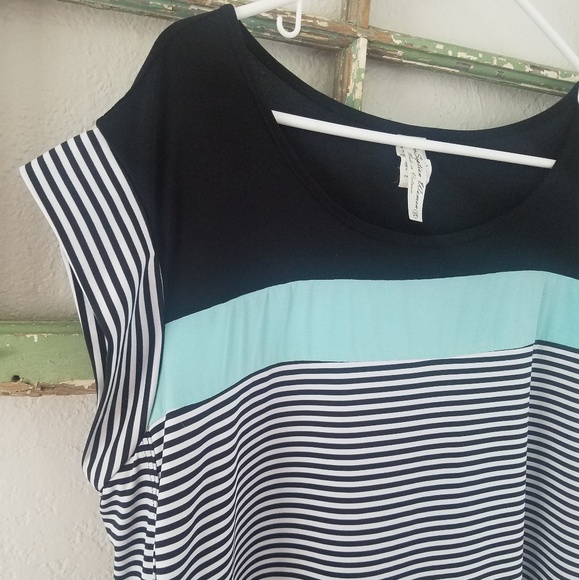 Striped Color Block Tunic - Picture 3 of 4